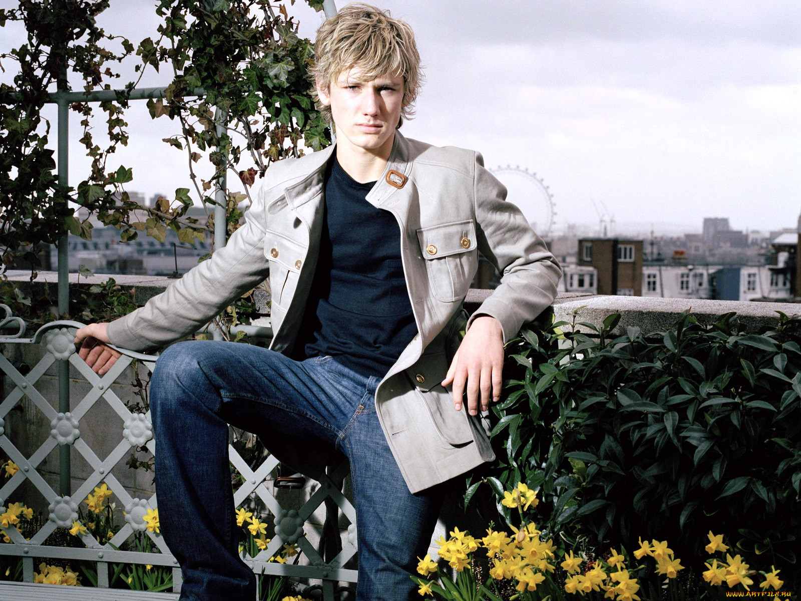 alex, pettyfer, 